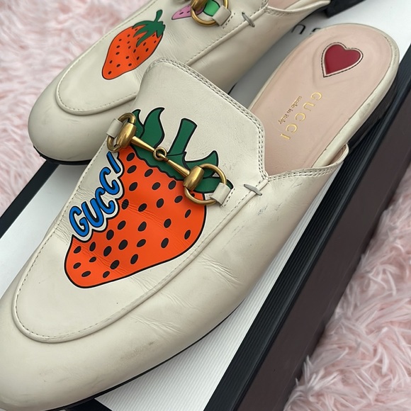 Wmn’s Gucci Princeton Strawberry Mules - Picture 11 of 13